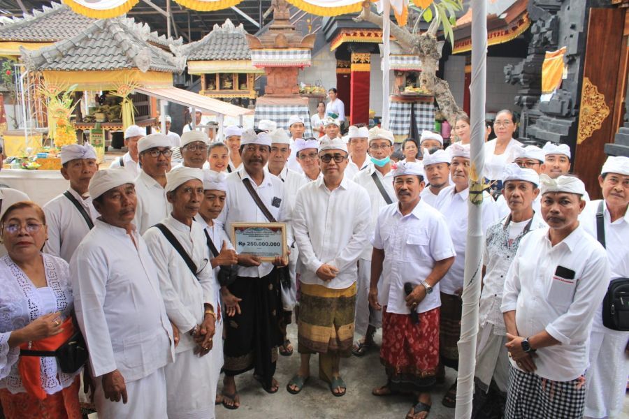 podiumnews.com-Walikota Denpasar Hadiri Melaspas Kori Agung Pura Pesanakan Pasek Agung Tegal