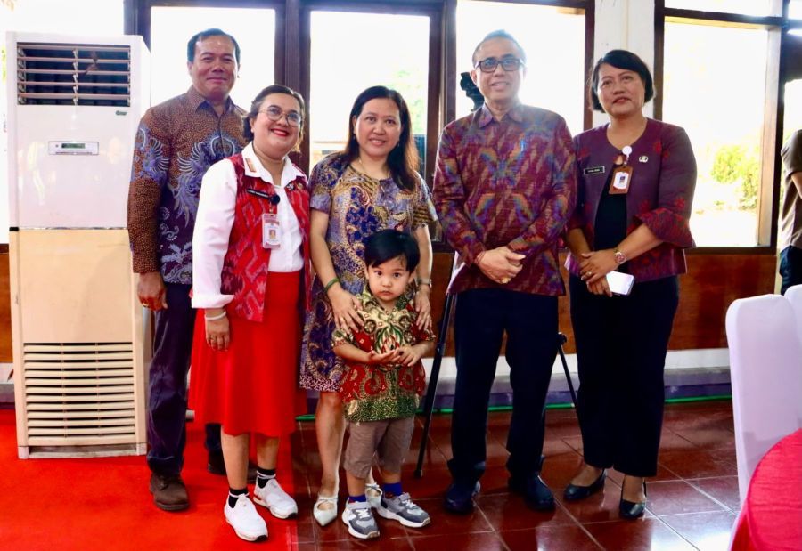 podiumnews.com-Walikota Denpasar Hadiri Penyerahan Dokumen Kependudukan Anak Telantar di Bali