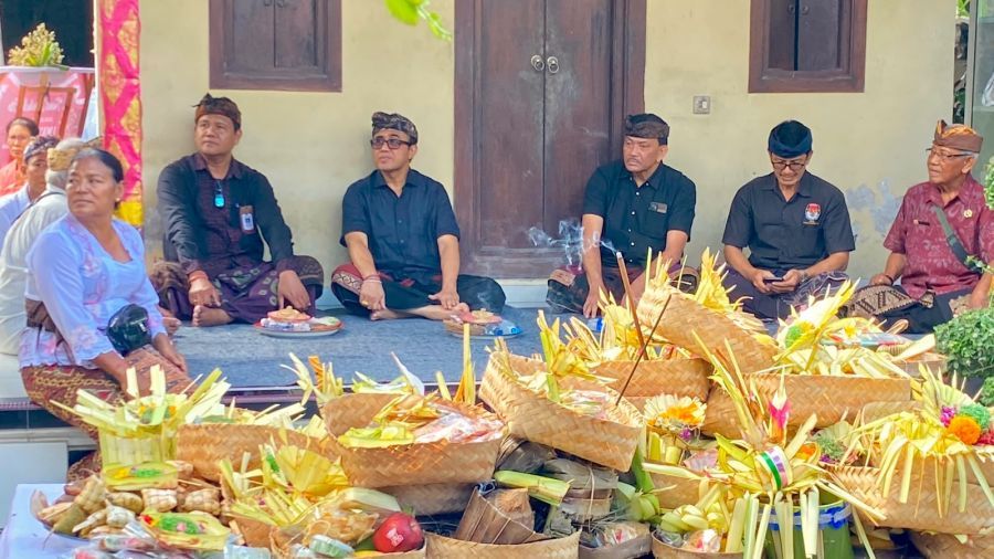 podiumnews.com-Walikota Denpasar Serahkan Santunan Kematian kepada Keluarga 2 Veteran Pejuang