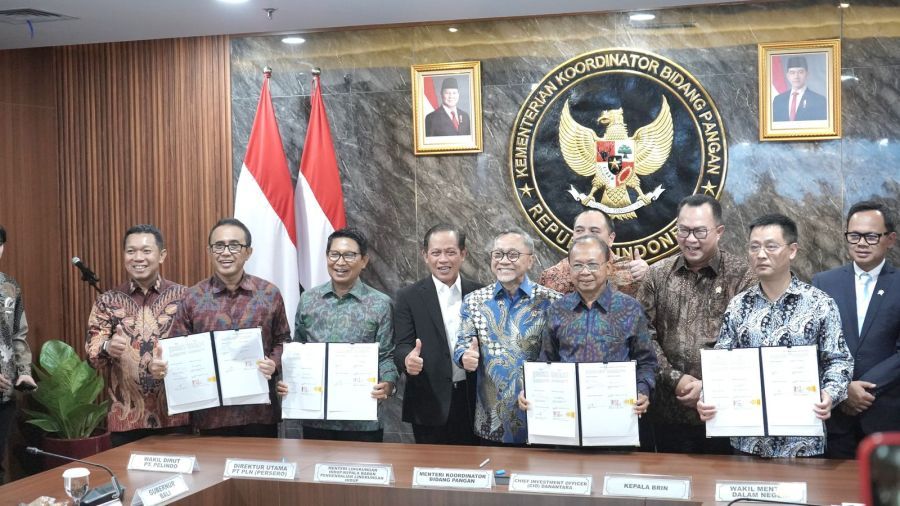 Walikota Denpasar, I Gusti Ngurah Jaya Negara melaksanakan penandatanganan Perjanjian Kerja Sama (PKS) antara pemerintah daerah dan Badan Usaha Pengembang dan Pengelola (BUPP) Pengolahan Sampah menjadi Energi Listrik (PSEL), di Ruang Rapat Utama Lantai 3, Gedung Kementerian Koordinator Bidang Pangan, Jalan Imam Bonjol No.61, Jakarta Pusat, Selasa (21/4/2026). (foto/sukadana)