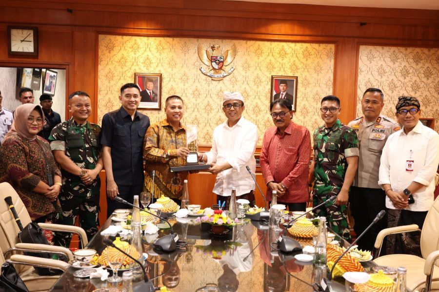 podiumnews.com-Walikota Denpasar Terima Kunjungan Walikota Padang Panjang, Bahas Masalah Ini