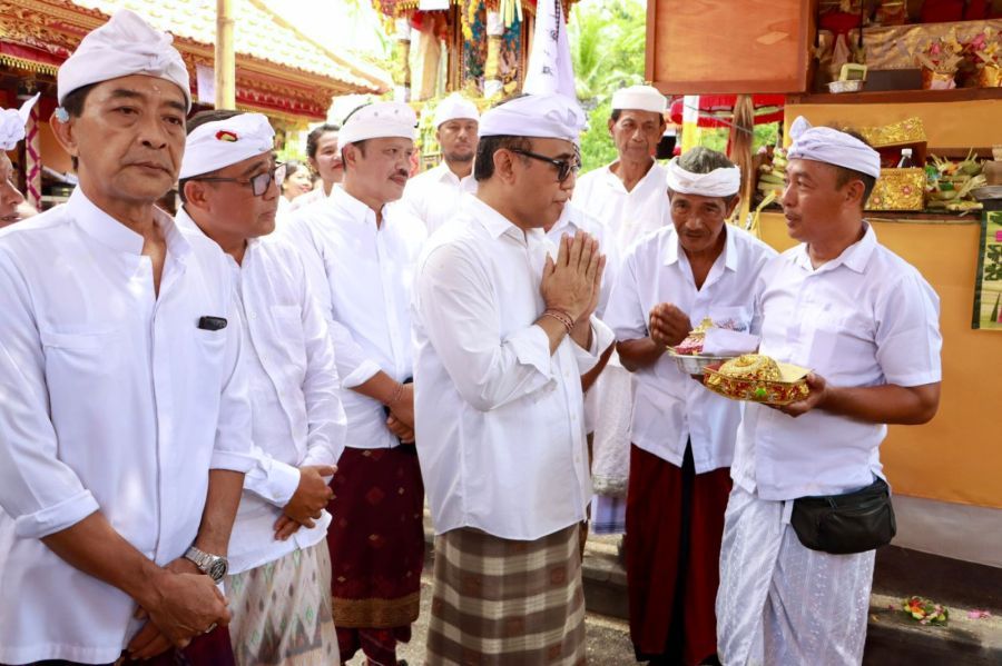 podiumnews.com-Walikota Hadiri Melaspas dan Padudusan Alit Pura Kawitan Batur Panti Tembawu