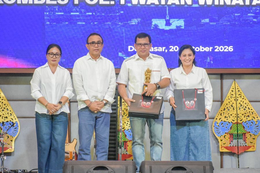 Walikota Denpasar, I Gusti Ngurah Jaya Negara, bersama Wakil Walikota Denpasar, I Kadek Agus Arya Wibawa, menghadiri acara Pisah Kenal Kapolresta Denpasar di Bali Dynasty Resort, Kuta, Badung, Bali, Selasa (20/10/2026). (foto/sukadana)