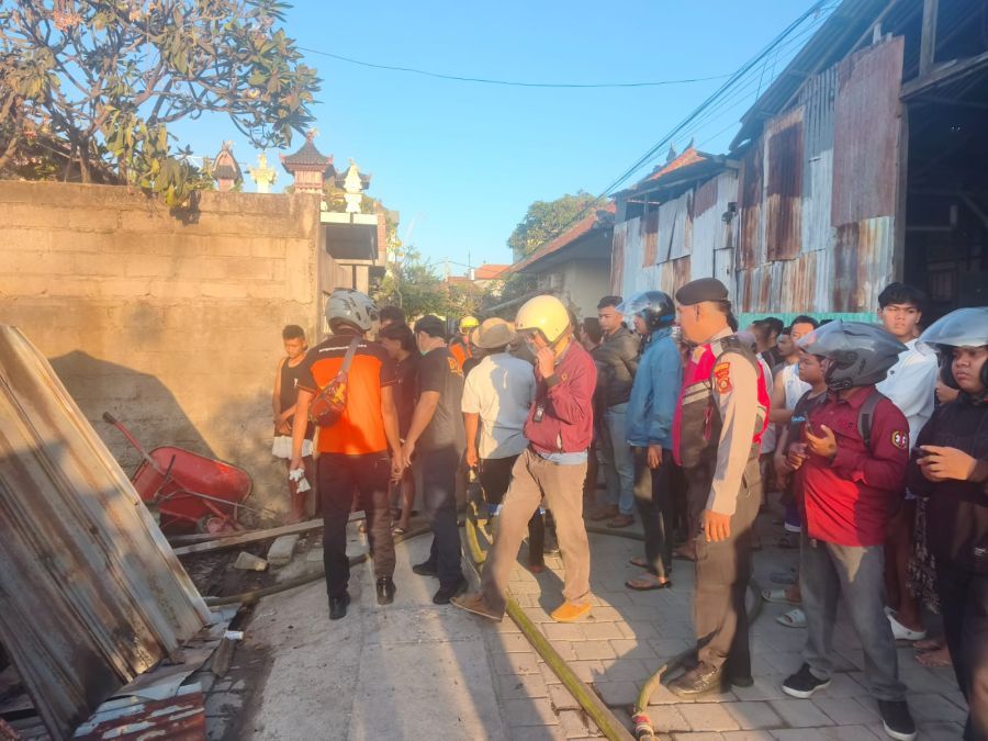 Seorang wanita lansia tewas terbakar dalam kebakaran di Jalan Tukad Pancoran IV K1, Kelurahan Panjer, Kecamatan Denpasar Selatan, Kota Denpasar, Bali, Jumat (28/8/2026). (foto/hes)