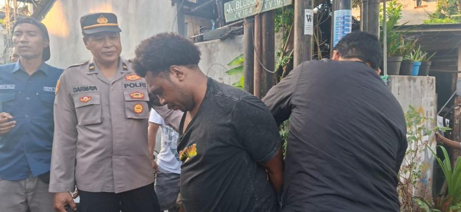 podiumnews.com-Warga Canggu Ikat Pria Mabuk di Tiang Listrik, Polisi Turun Tangan