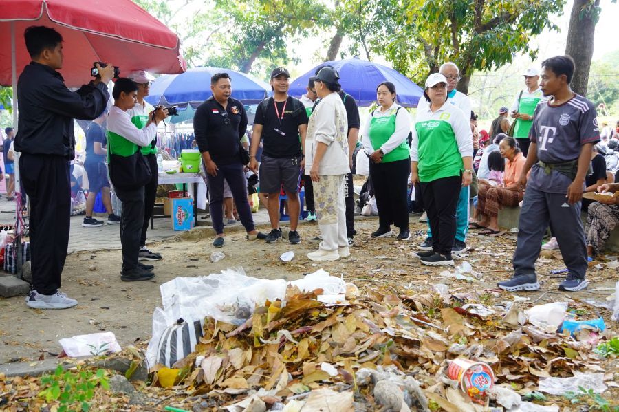 podiumnews.com-Warga Jaga Kebersihan, PKK Bali Beri Apresiasi 5 Kg Beras