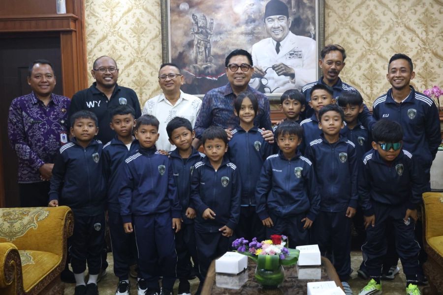 podiumnews.com-Wawali Denpasar Dukung Denpasar City FC Berlaga di SingaCup Singapura