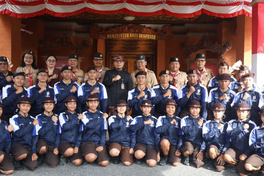 podiumnews.com-Wawali Denpasar Lepas Kontingen Kwarcab Pramuka Ikuti Jambore Nasional 