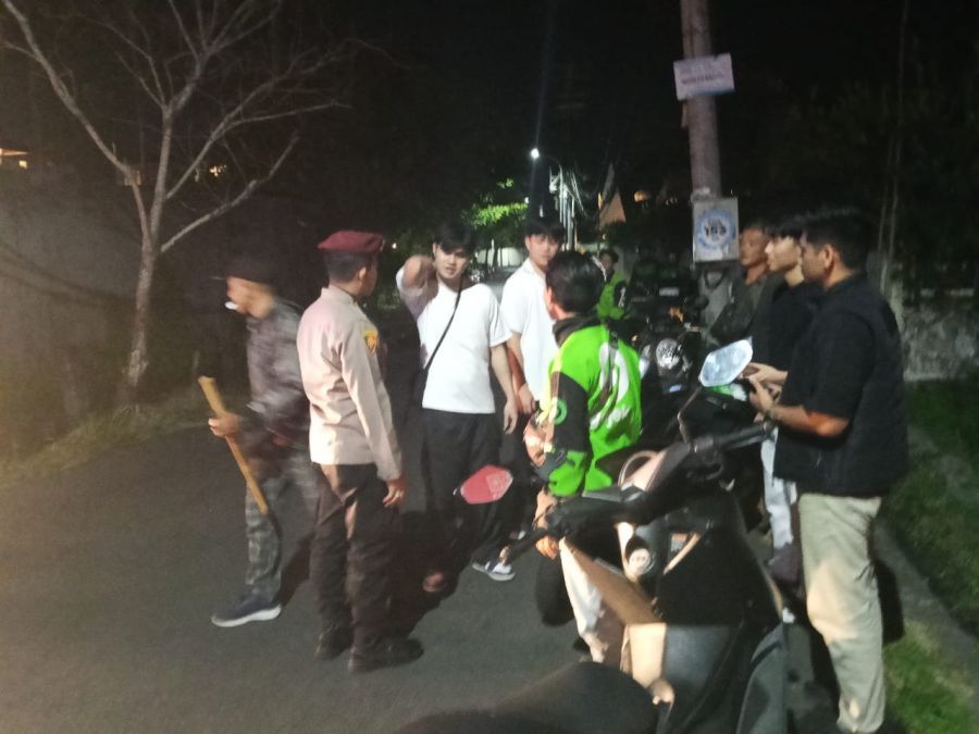 WNA Singapura dijambret di depan Indah In Villa, Gang Anggrek, Desa Canggu, Kecamatan Kuta Utara, Kabupaten Badung, Bali. (foto/hes)