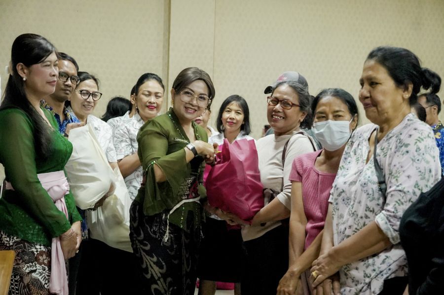 podiumnews.com-YKI Badung Salurkan PMT bagi 20 Penderita Kanker, Tekankan Deteksi Dini