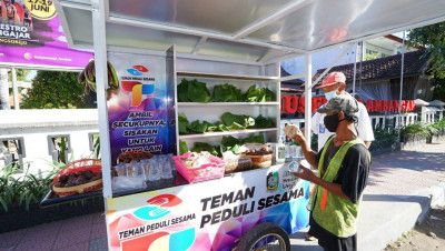 podiumnews.com-Warga Banyuwangi Saling Bantu dalam "Lapak Teman Peduli Sesama"