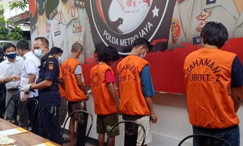 podiumnews.com-Oknum Perawat Timbun Obat Covid-19 Dijual Rp40 Juta