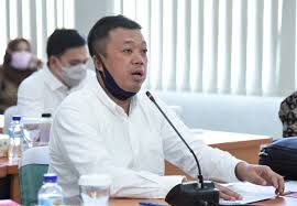 podiumnews.com-Pergantian Dirut PLN Diharapkan Bawa Angin Segar