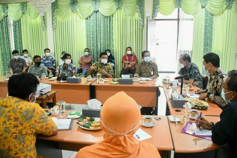 podiumnews.com-Pemkot Kediri Buat Outlet Atasi Banjir