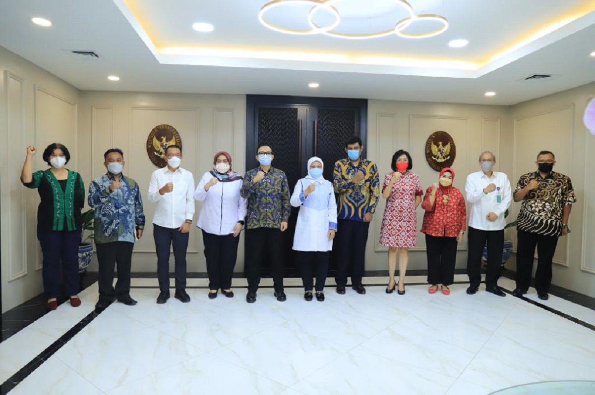 podiumnews.com-Menaker Minta Perusahaan Beri Kesempatan Kerja bagi Perempuan