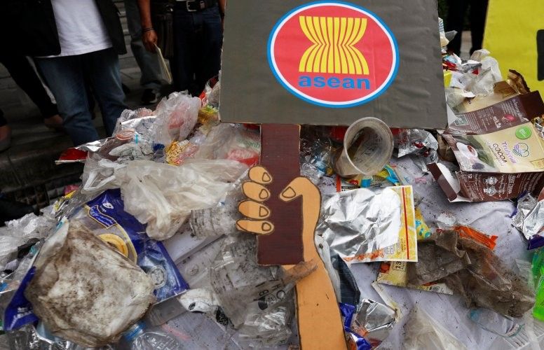 podiumnews.com-Malaysia Kirim Balik Sampah Plastik dari AS