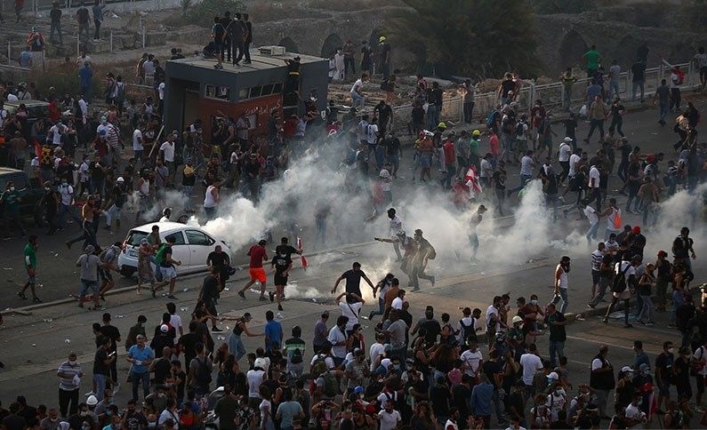 podiumnews.com-Beirut Rusuh, Dua Menteri Lebanon Mundur