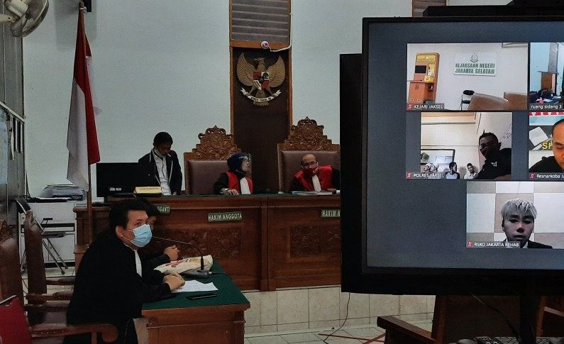 podiumnews.com-Roy Kiyoshi Dituntut Enam Bulan dan Wajib Direhabilitasi