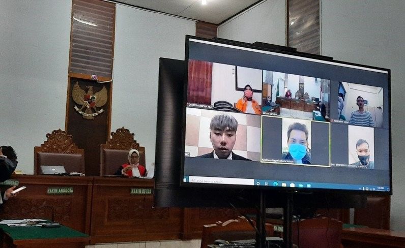 podiumnews.com-Roy Kiyoshi Nyatakan Menerima Sepenuhnya Putusan Majelis Hakim