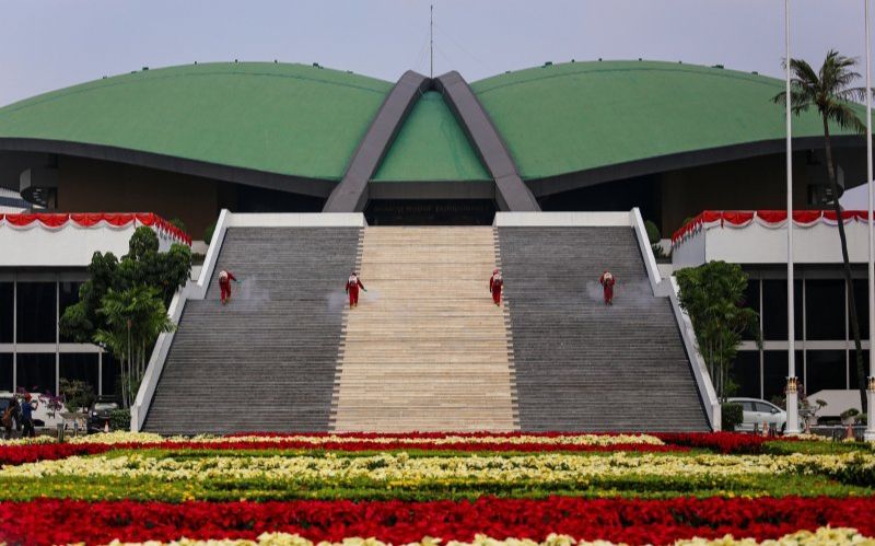 Berusia 75 Tahun, DPR Diminta Tingkatkan Kinerja Pengawasan