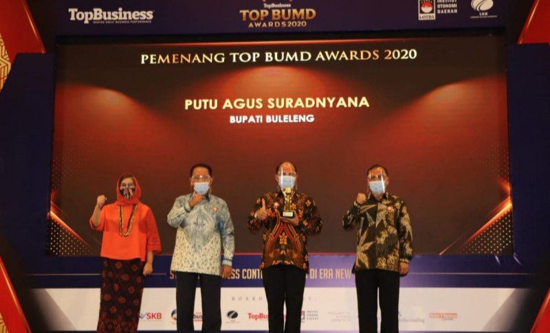 podiumnews.com-Buleleng Raih Empat Penghargaan 'TOP BUMD Award 2020'