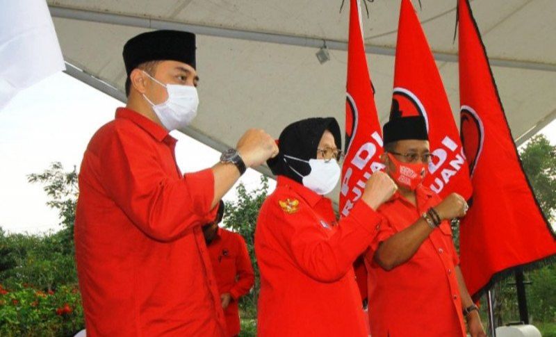 Risma-Wisnu Antarkan Eri-Armuji Daftar Pilkada ke KPU Surabaya