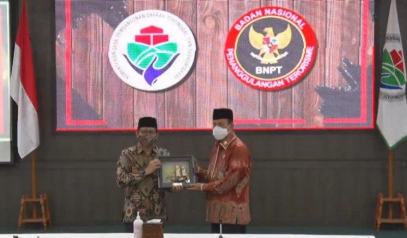 podiumnews.com-Kemendes PDTT-BNPT Tandatangani MoU Penanggulangan Terorisme di Desa