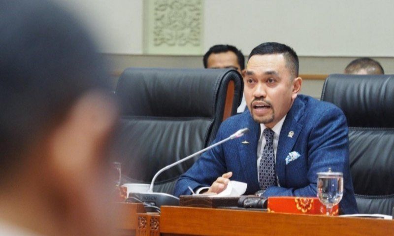 podiumnews.com-Komisi III DPR Apresiasi Kapolri Keluarkan Maklumat Kepatuhan Prokes
