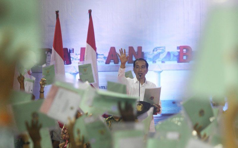 podiumnews.com-Alasan Jokowi Bagi-bagi Sertifikat Setiap ke Daerah 