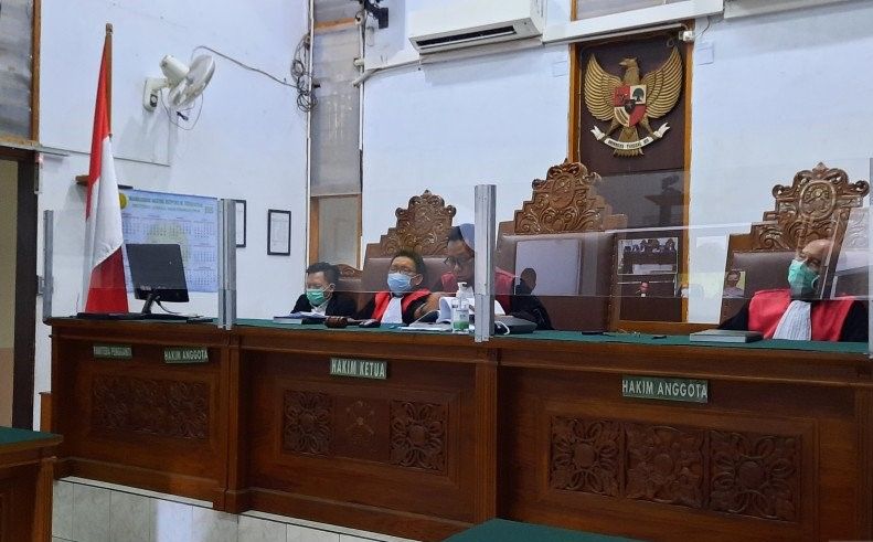 podiumnews.com-Polisi Tembak Mahasiswa di Kendari Divonis Empat Tahun Penjara