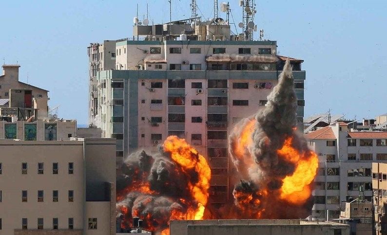 podiumnews.com-Kantor Berita di Gaza Dapat Serangan Israel