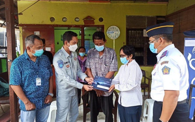 podiumnews.com-Jasa Raharja Bali Berikan Santunan untuk Pramugari Sriwijaya SJ-182