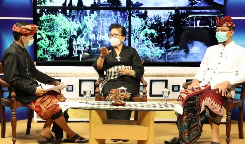 podiumnews.com-Putri Koster: Pakis Bali Dukung Program Desa Adat 