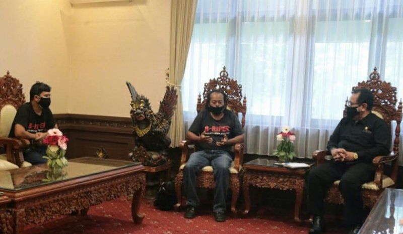 podiumnews.com-Wagub Cok Ace Apresiasi Aksi Bersih Sungai Secara Sukarela