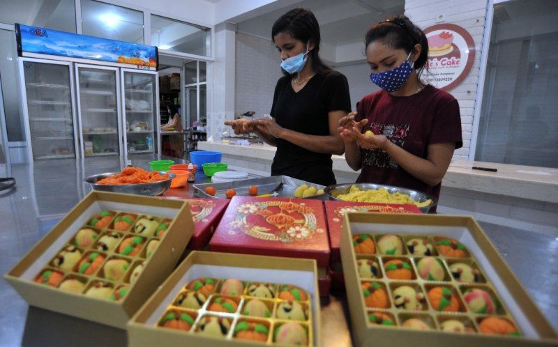 podiumnews.com-Sambut Imlek, Pemesanan Kue Imlek Meningkat di Denpasar