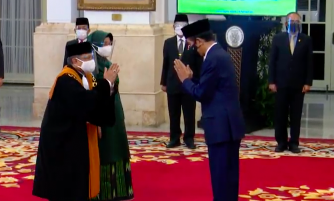 podiumnews.com-Presiden Saksikan Ucap Sumpah Wakil Ketua MA