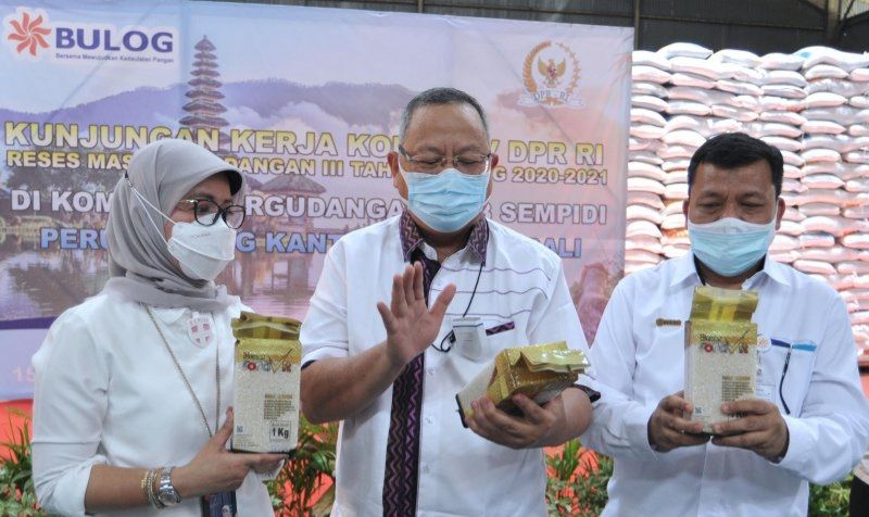 podiumnews.com-DPR RI Tinjau Ketersediaan Pasokan Beras Bulog di Bali