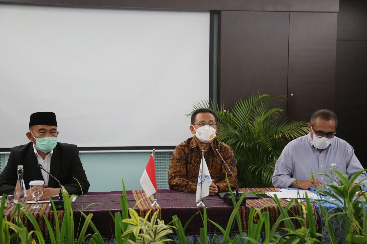 podiumnews.com-Cegah Gelombang Baru, Menko PMK Minta Masukan Kebijakan Libur Nataru ke PGI 