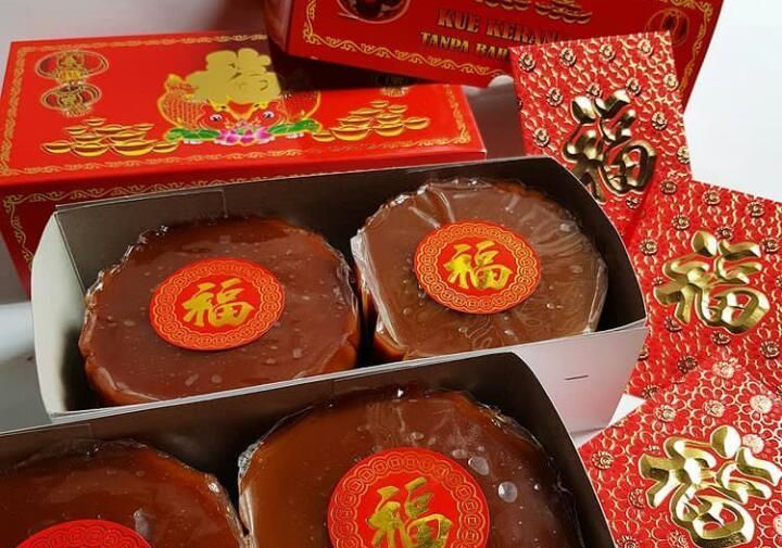 podiumnews.com-Berinovasi di Tengah Pandemi, Penjual Kue Khas Imlek Tawarkan Pesan Antar