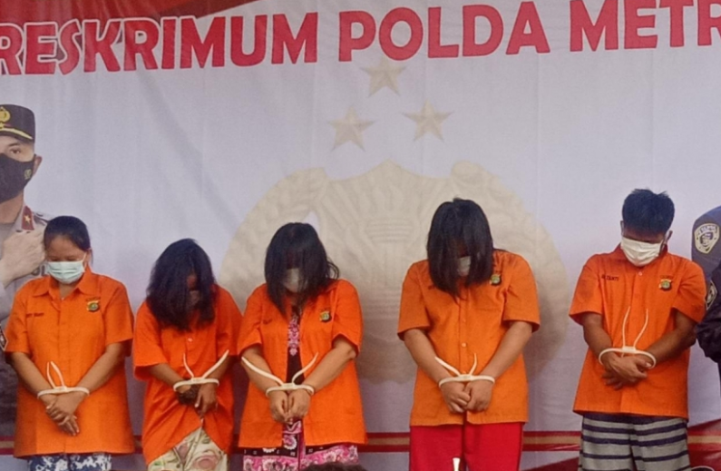 podiumnews.com-Polisi Bekuk Emak-emak Spesialis Pencopet Beraksi Selama Tiga Tahun