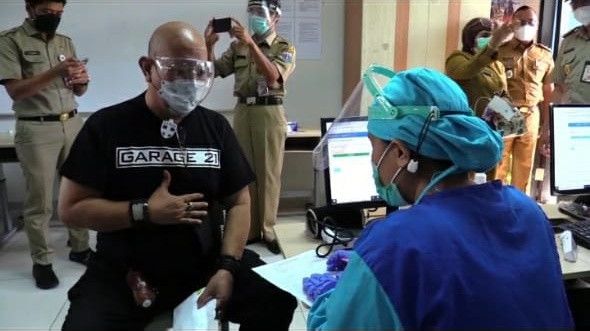 podiumnews.com-Indro Warkop di Tolak Vaksinasi, Ini Penyebabnya!