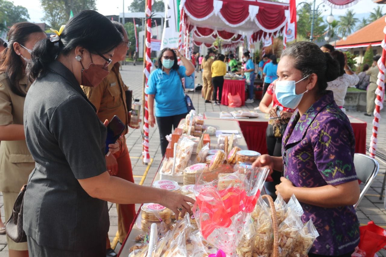 podiumnews.com-30 Lebih UMKM Ramaikan Pasar Pangan Lokal Buleleng