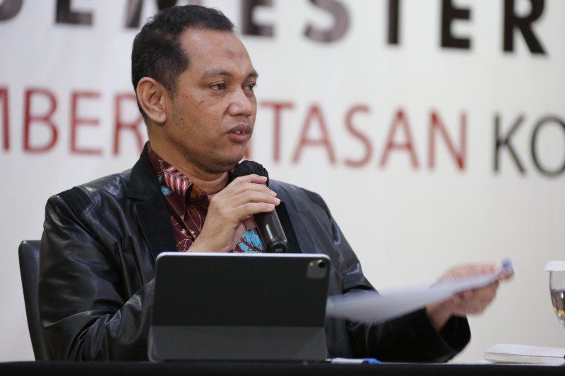 podiumnews.com-KPK Masih Pertimbangkan Buat Kebijakan Tunda Proses Hukum Cakada