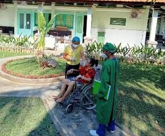 podiumnews.com-Direktur RSUD Buleleng Manfaatkan Taman untuk Sembuhkan Pasien