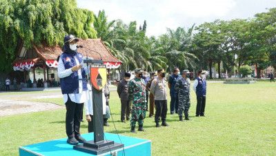 podiumnews.com-Satgas Banyuwangi Galang Penjemputan Pasien Isoman ke Isoter