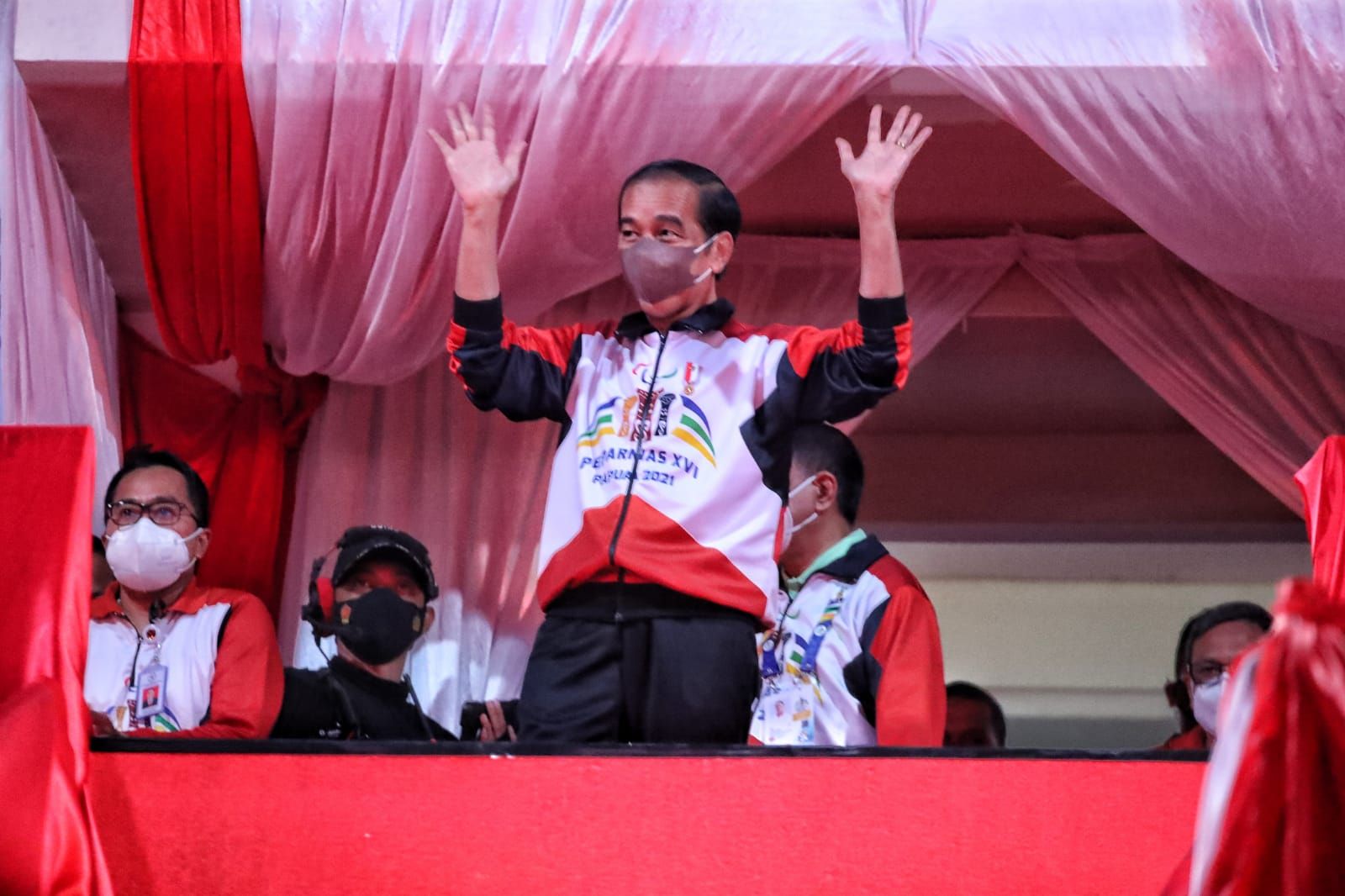 podiumnews.com-Sukses Selenggarakan Peparnas XVI, Papua Tuai Pujian Presiden