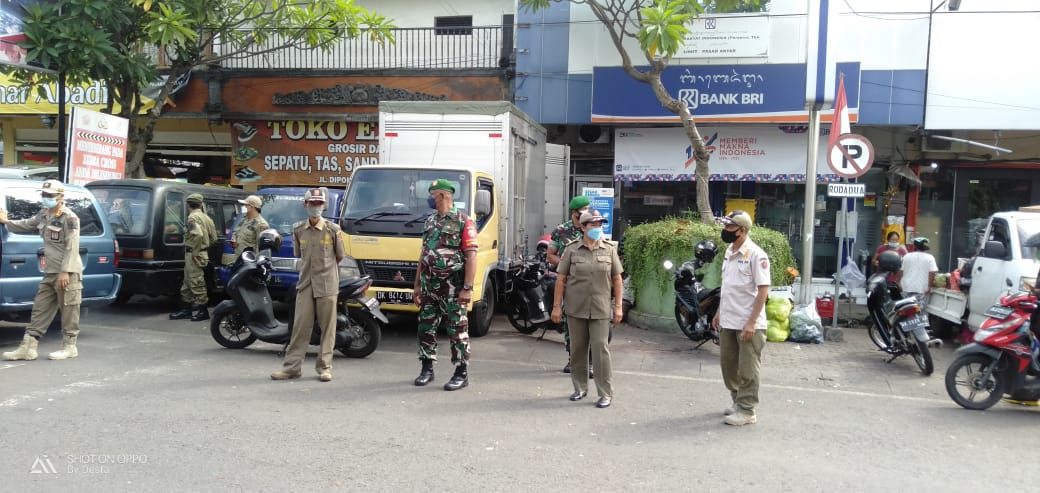 podiumnews.com-Satgas Buleleng Lakukan Sosialisasi Disiplin Prokes Keliling