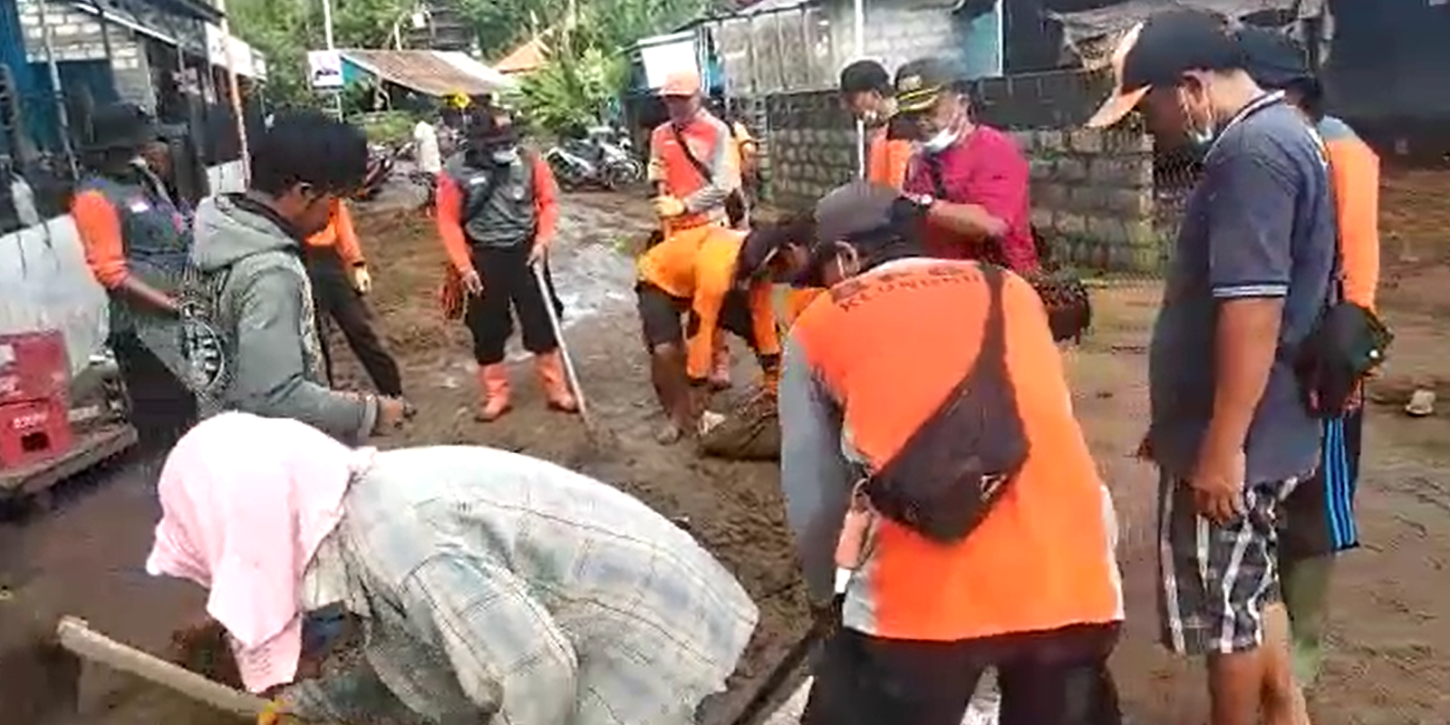 podiumnews.com-BPBD Klungkung Lakukan Penanganan Darurat Banjir Bandang
