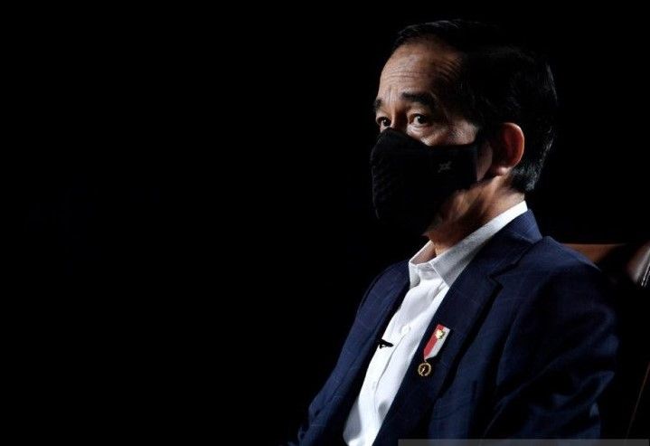 podiumnews.com-Jokowi Sebut Perlu Langkah Solutif Tangani Pandemi COVID-19