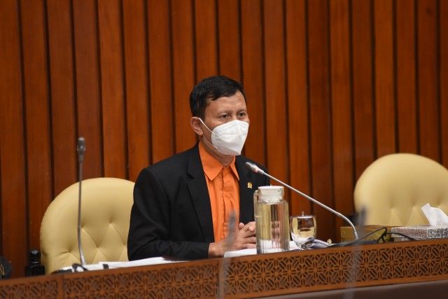 podiumnews.com-Negara Rugi Rp362,6 Triliun, Legislator Desak KLHK Beberkan Perusahaan Pemegang Izin Konsensi